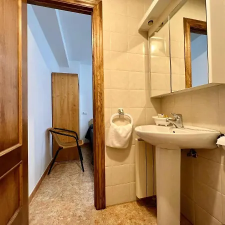 Cozy Apartment, Freewifi, Nearby Beach In アパート カダベド